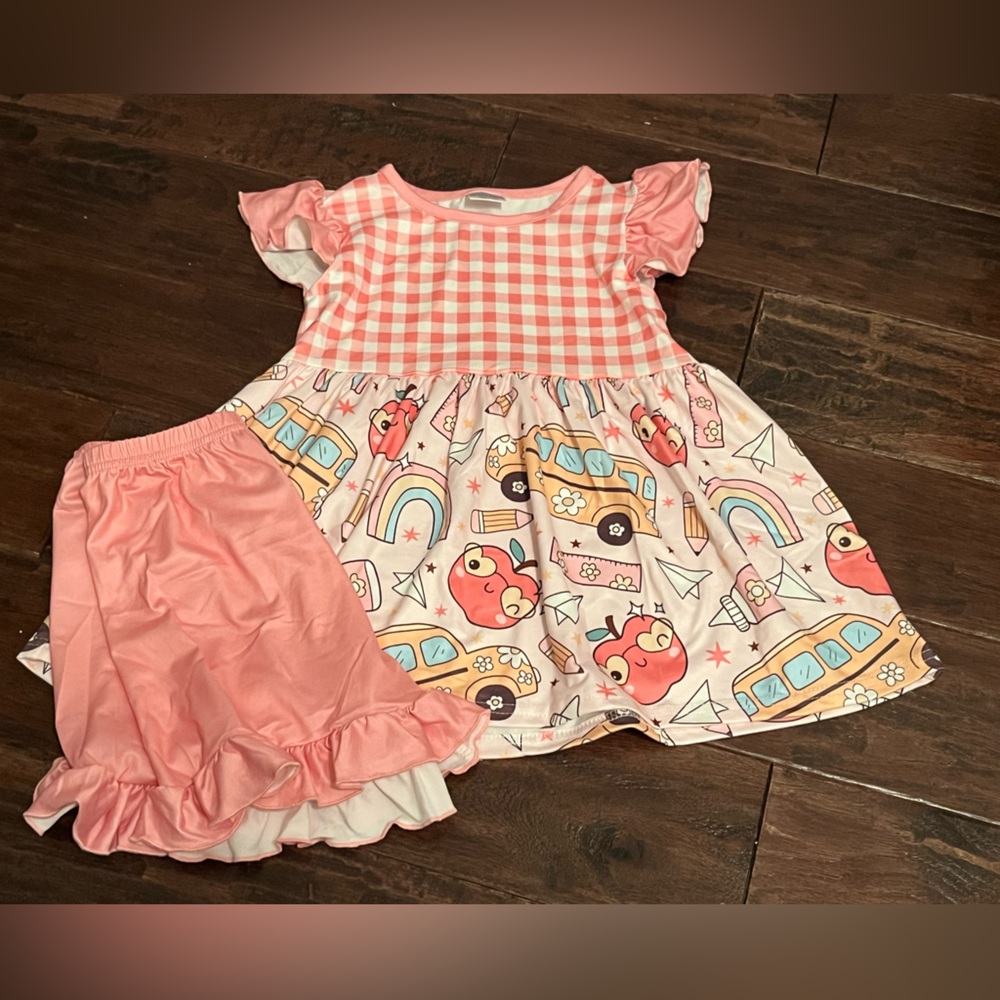 NWOT girls 2 piece PJ set (size 5/6)